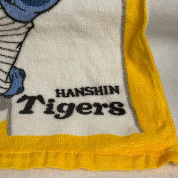 STITCH x HANSHIN TIGERS Yellow Small Hand Towel Disney Japan Baseball - Picture 9 of 10